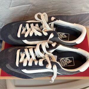 Vans Men's Dark Blue and White Sneakers